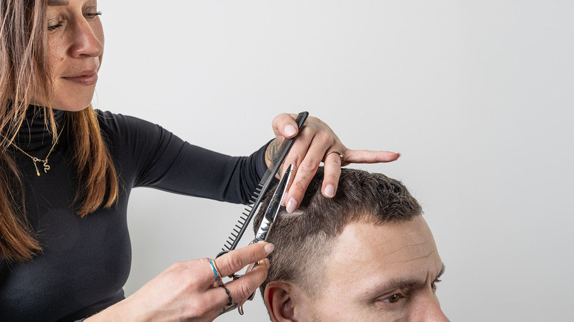 Hair Help Desk: Kannattaako hiustenlähdöstä puhua asiakkaalle, jolla sitä ei vielä ole?