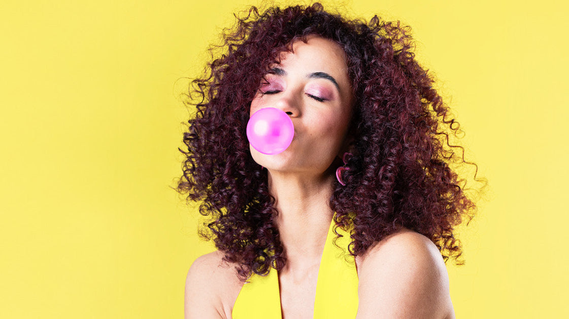 Four Reasons x Olaplex -tuotteet ovat vastaus Curly Girlseille: näin saat kihara-asiakkaidesi kiharat esille